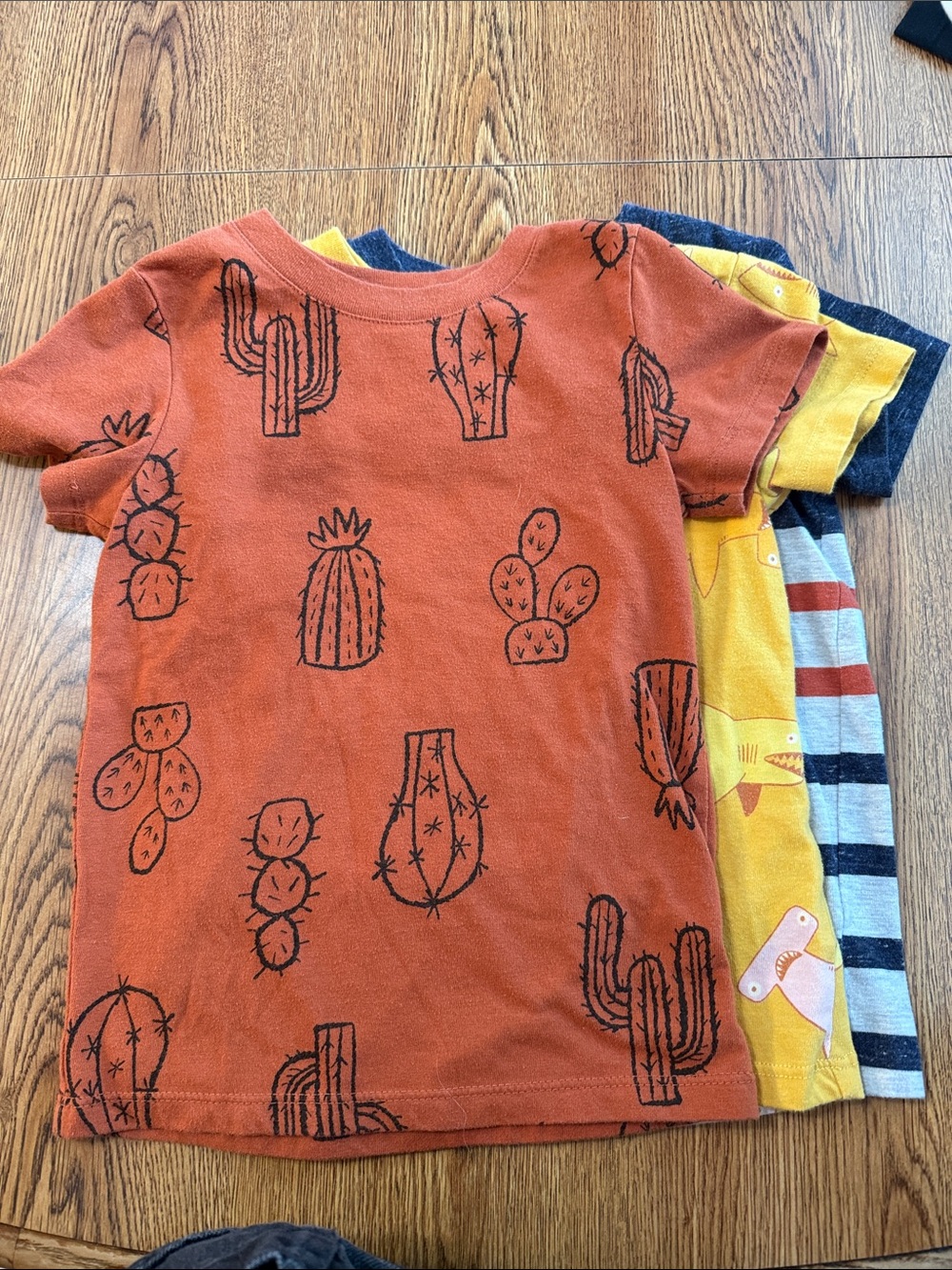 Cat & Jack Lot of 3 t-shirts